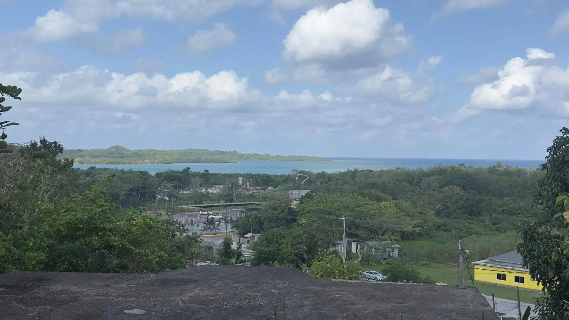 Azzure Viilla Hotel Green Island
